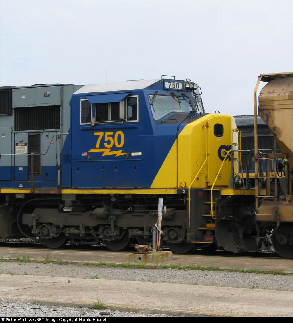 CSX 750